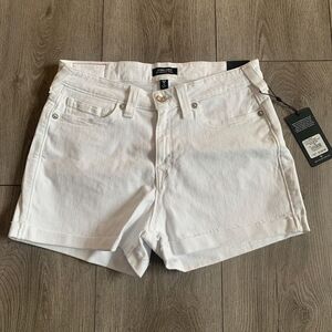 True religion woman’s optic white Jenny curvy shorts raw rolled hem size 32